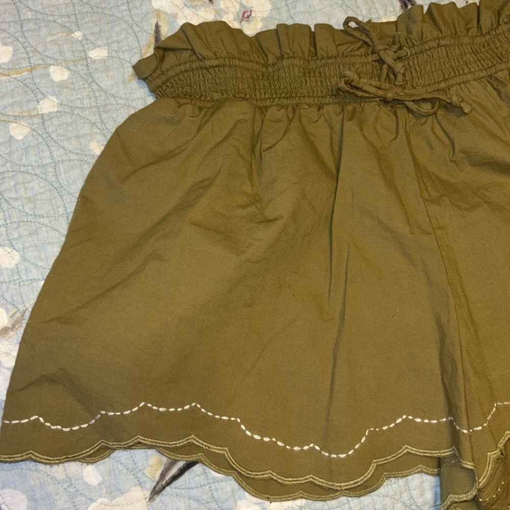 NWT By Anthropologie Scallop-Hem Shorts - Picture 7 of 9